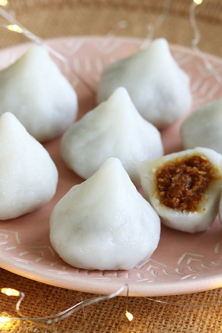 sesame modak served