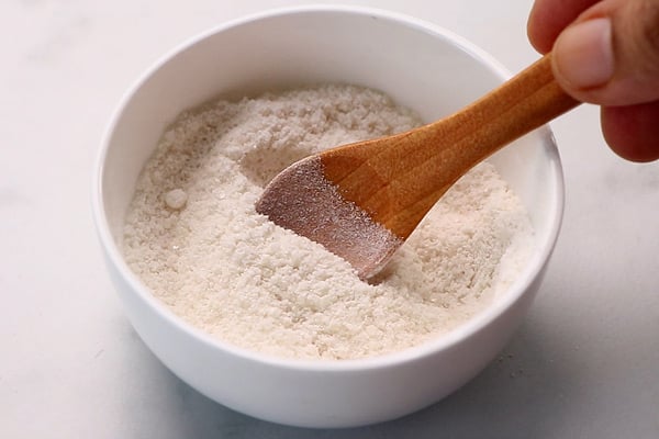 mix sugar, rice flour