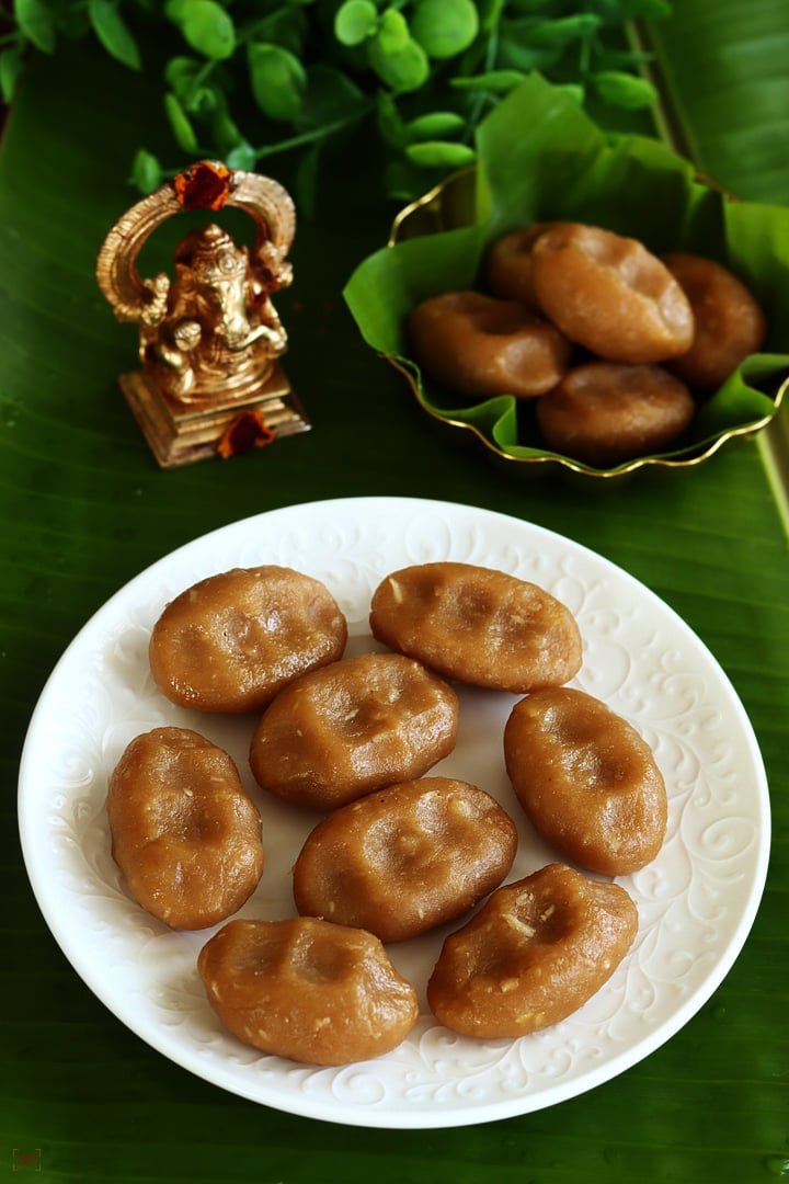 sweet pidi kozhukattai served as prasad for lord ganesha