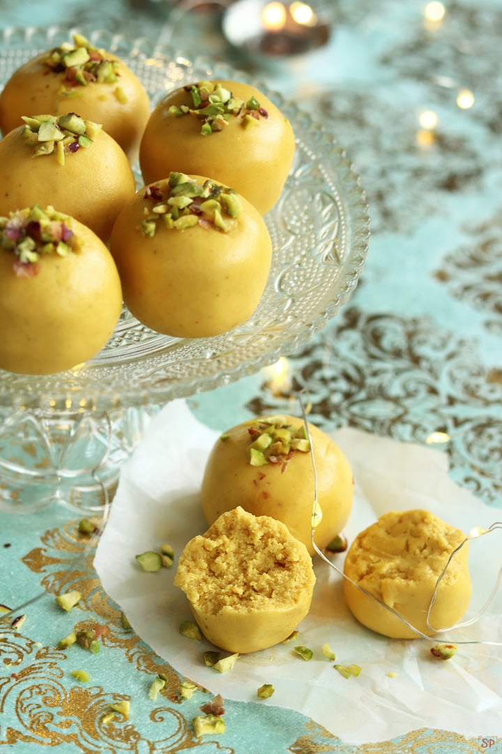 besan ladoo served