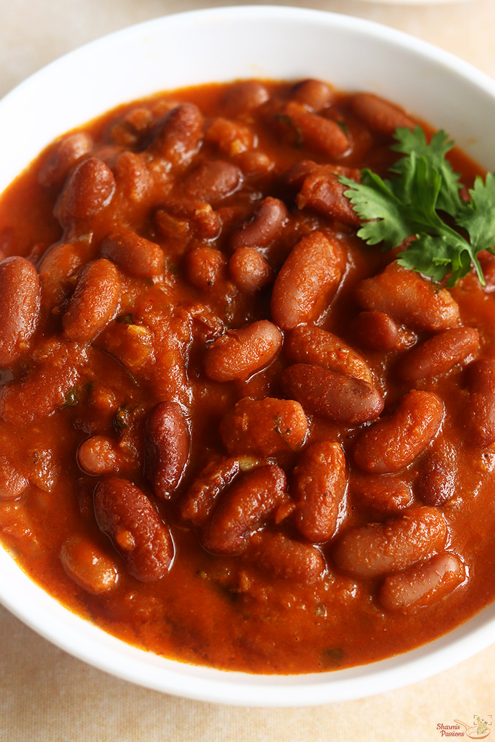 rajma masala served with rice