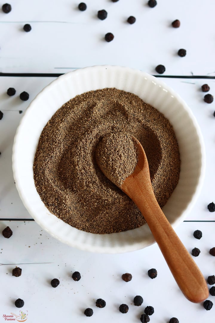 black pepper powder freshly made