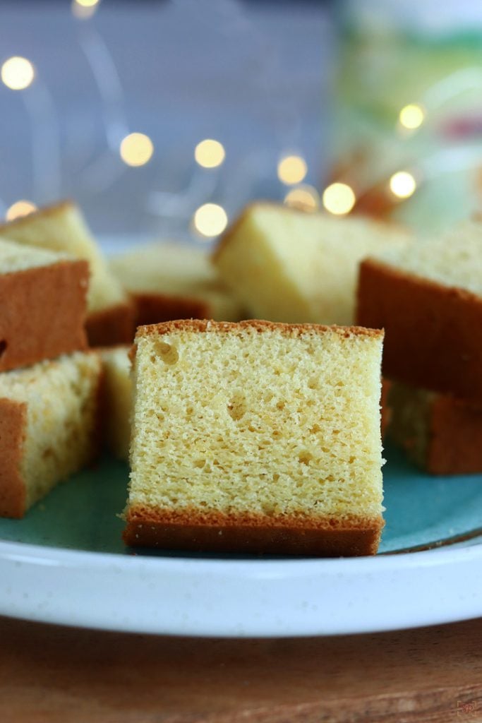 Simple Sponge Sponge Cake Recipe (Simple Sponge Cake) - Sharmis Passions