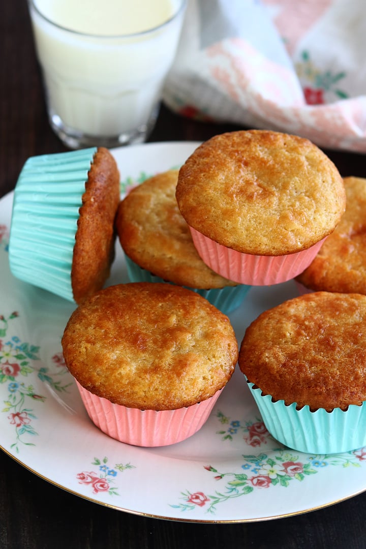 eggless vanilla muffins served with milk
