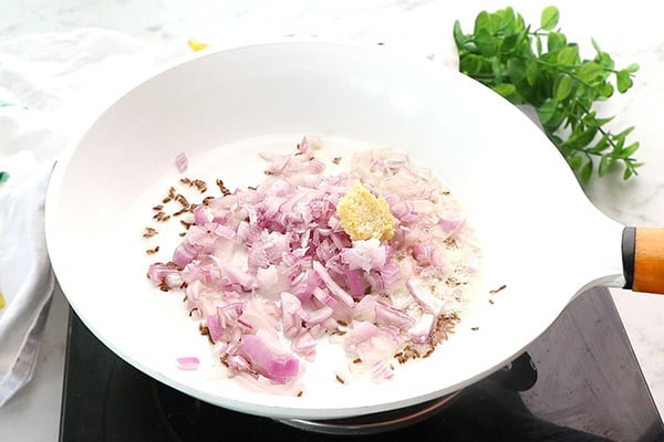 add. onion, ginger garlic paste