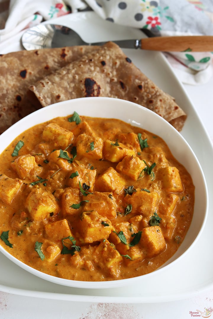 paneer curry served with roti