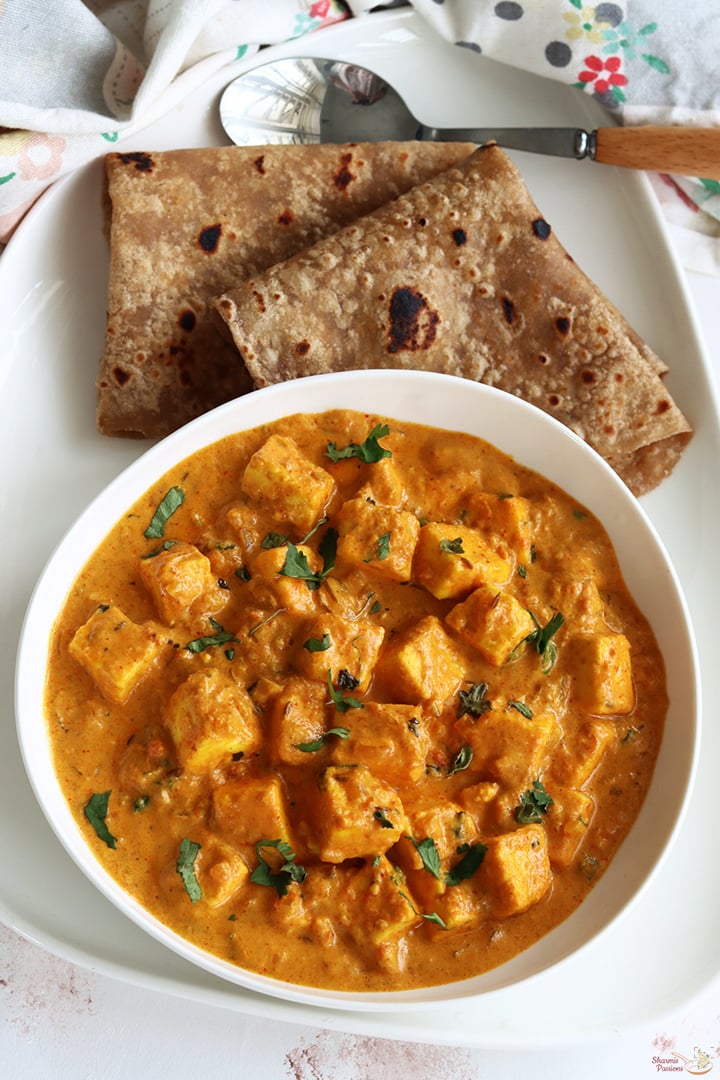 paneer curry served with roti