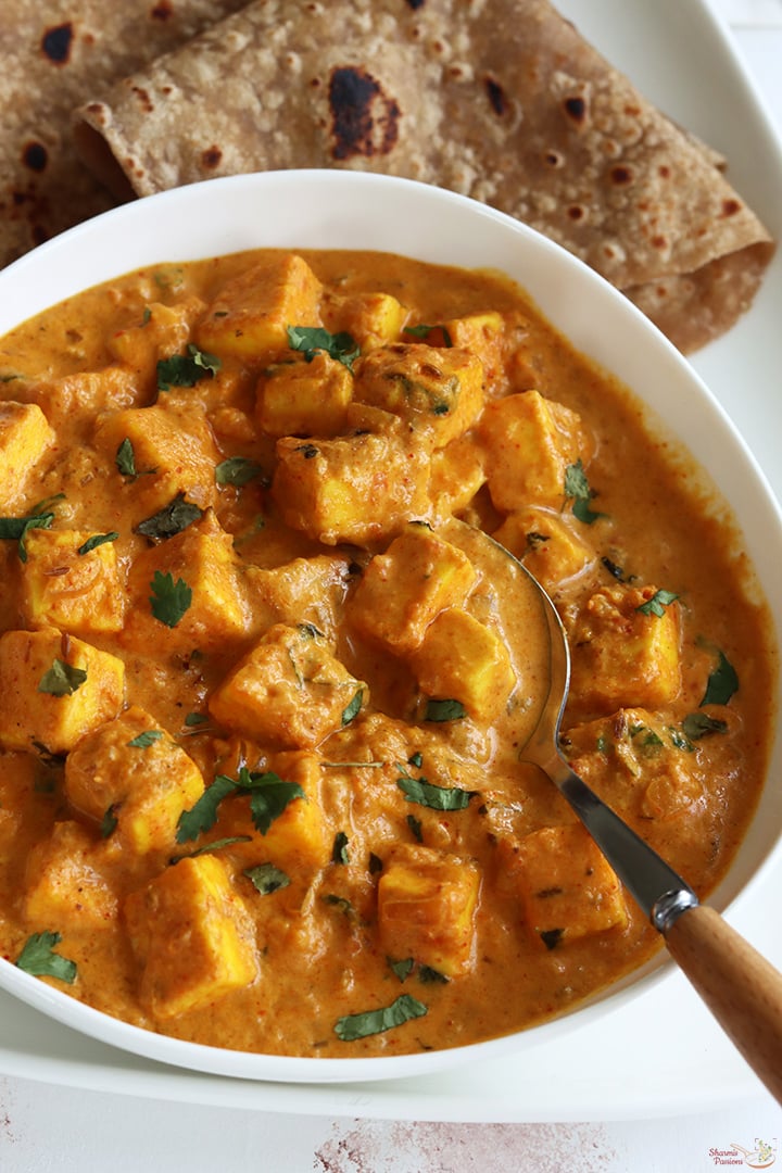 paneer curry served with roti