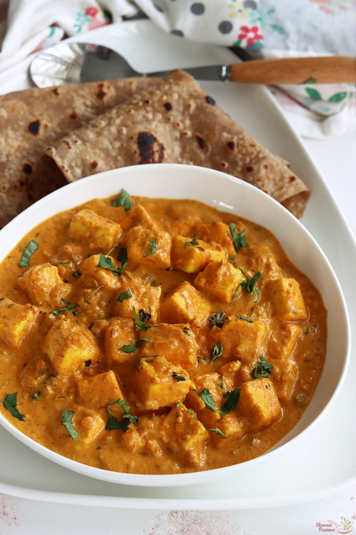 paneer curry served with roti
