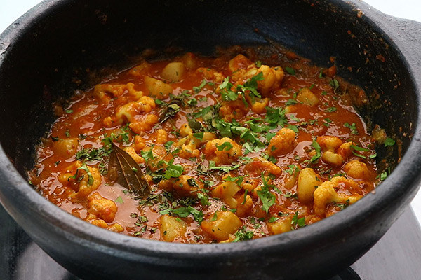 add kasoori methi, coriander leaves