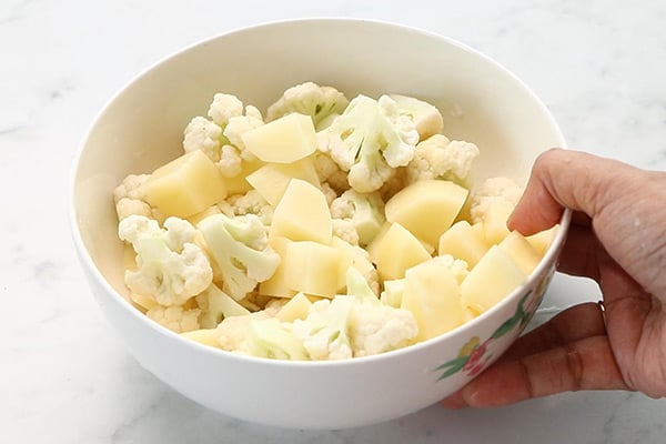 rinse cauliflower and potato