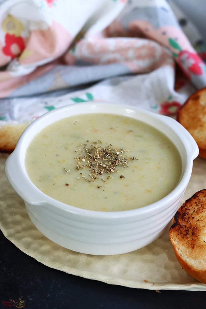 millet soup served with toasted bread
