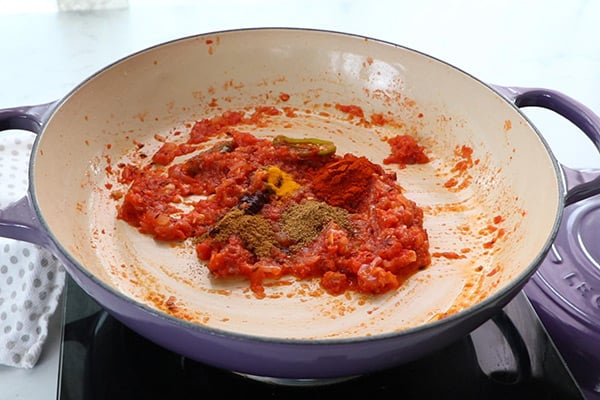 cook, add spice pwoders