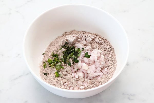 add ingredients to ragi flour