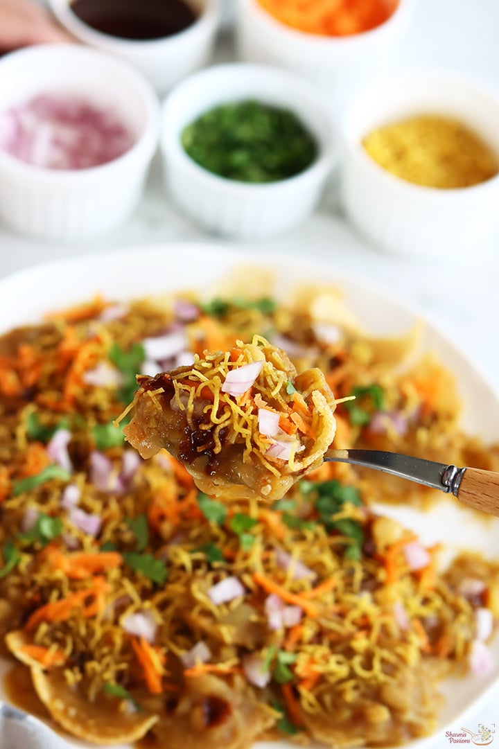 masala puri served
