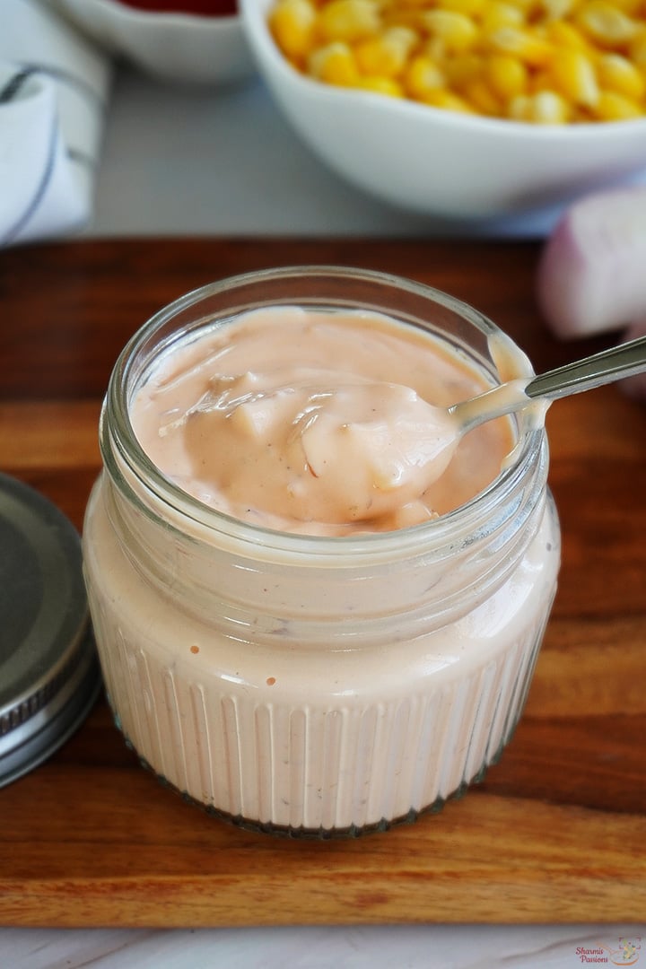 1000 island dressing in a glass jar