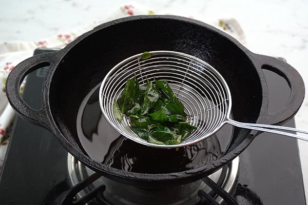 fry curry leaves