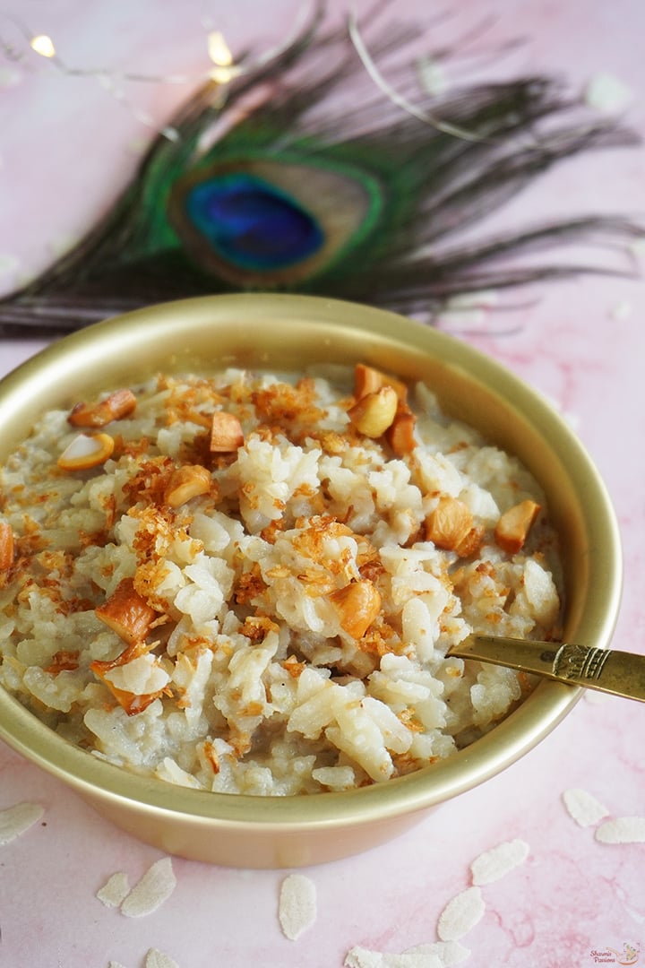 paal aval served with fried cashews, coconut
