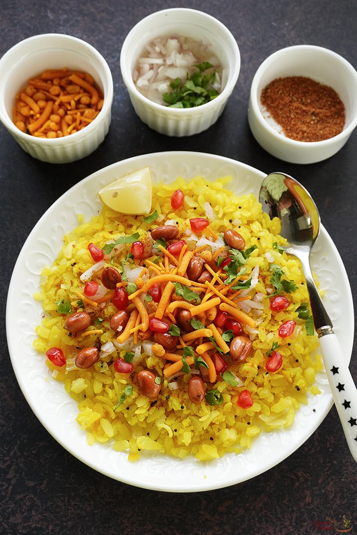 indori poha served with topping