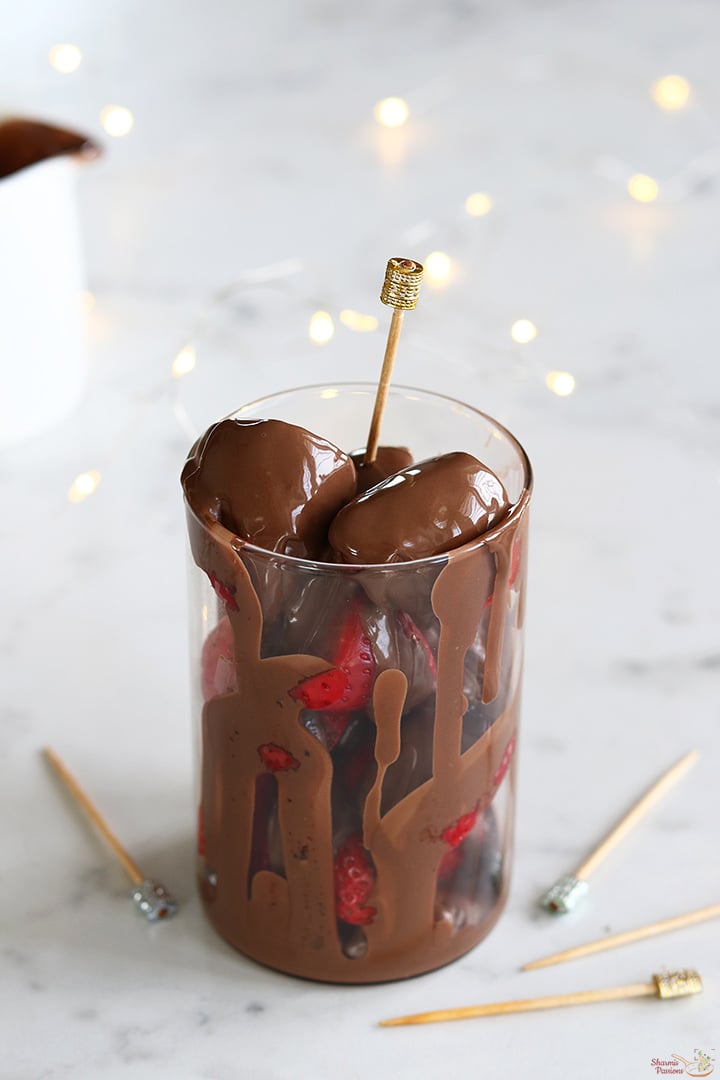 london's viral chocolate strawberry served