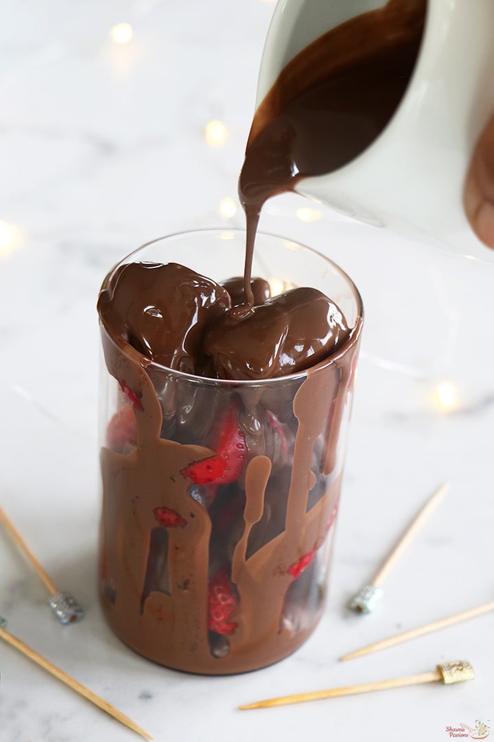 london's viral chocolate strawberry served
