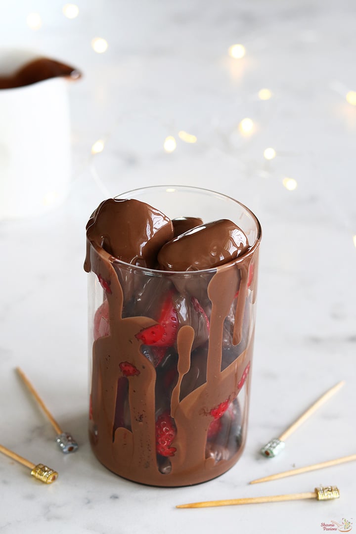 london's viral chocolate strawberry served