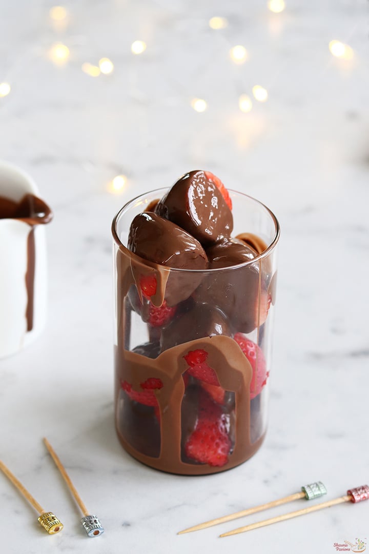 london's viral chocolate strawberry served