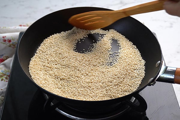 roast sesame seeds