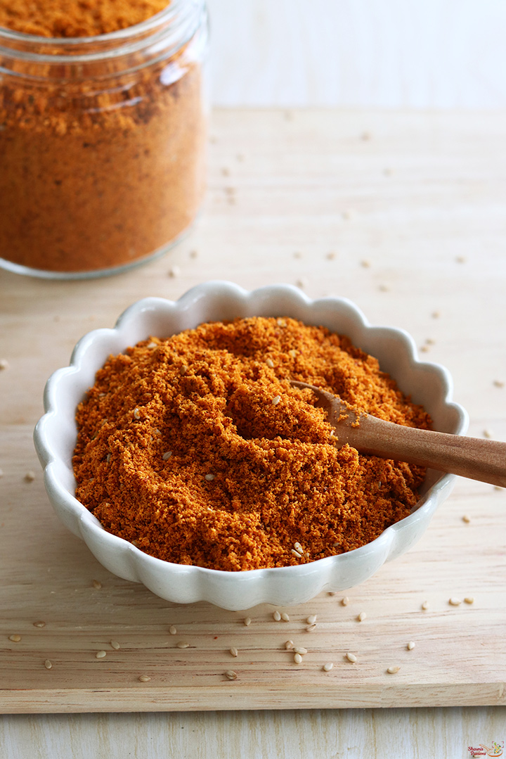sesame seeds podi served